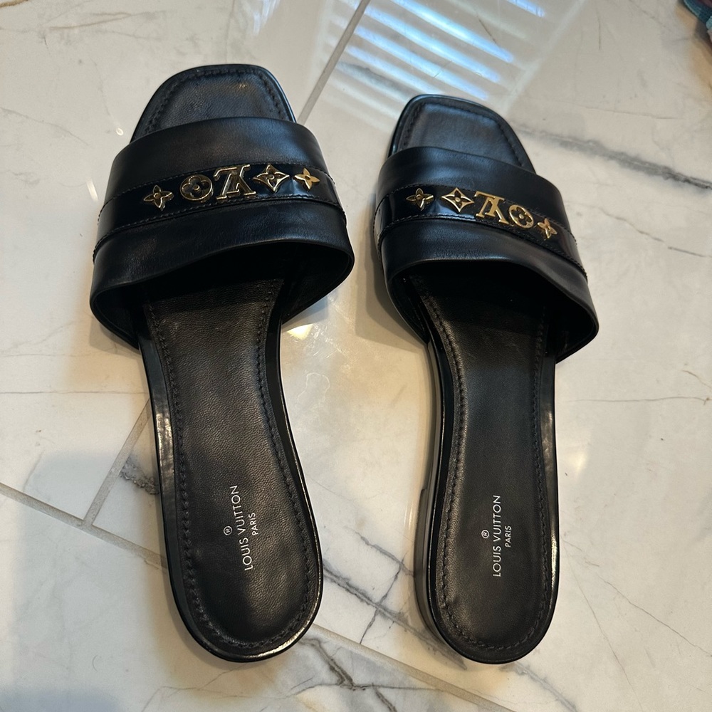 Luis Vuitton sandals - Picture 2 of 4